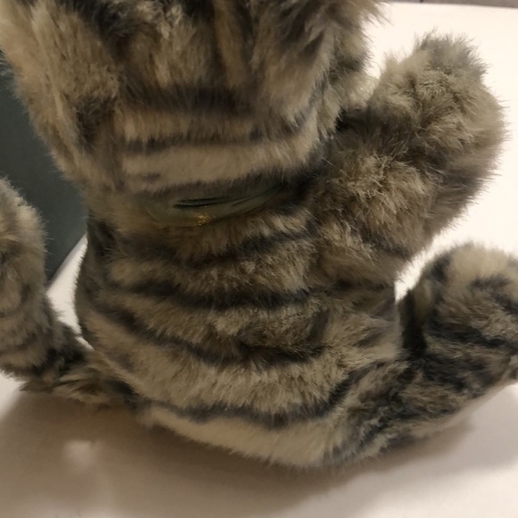 Geppeddo porcelain doll with a cat outfit that is striped and sage bow with bell - Picture 4 of 8